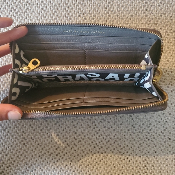 MARC JACOBS Purse - Picture 2 of 7